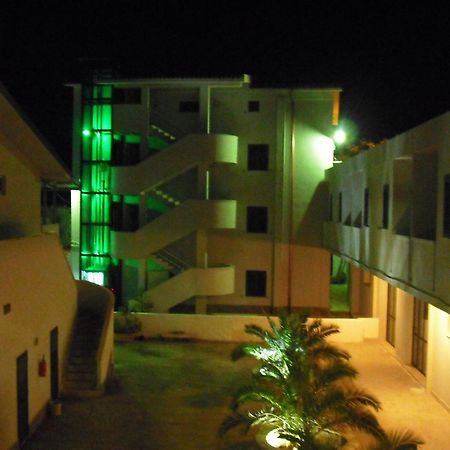 Albergo 2 Pini โรดิการ์กานิโก ภายนอก รูปภาพ