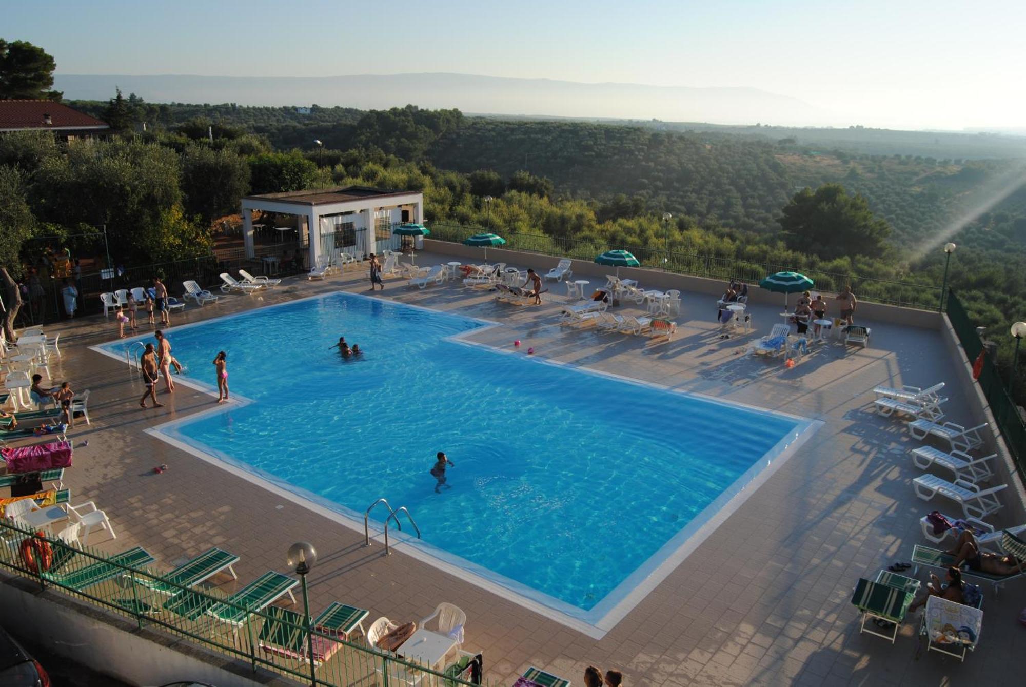 Albergo 2 Pini โรดิการ์กานิโก ภายนอก รูปภาพ