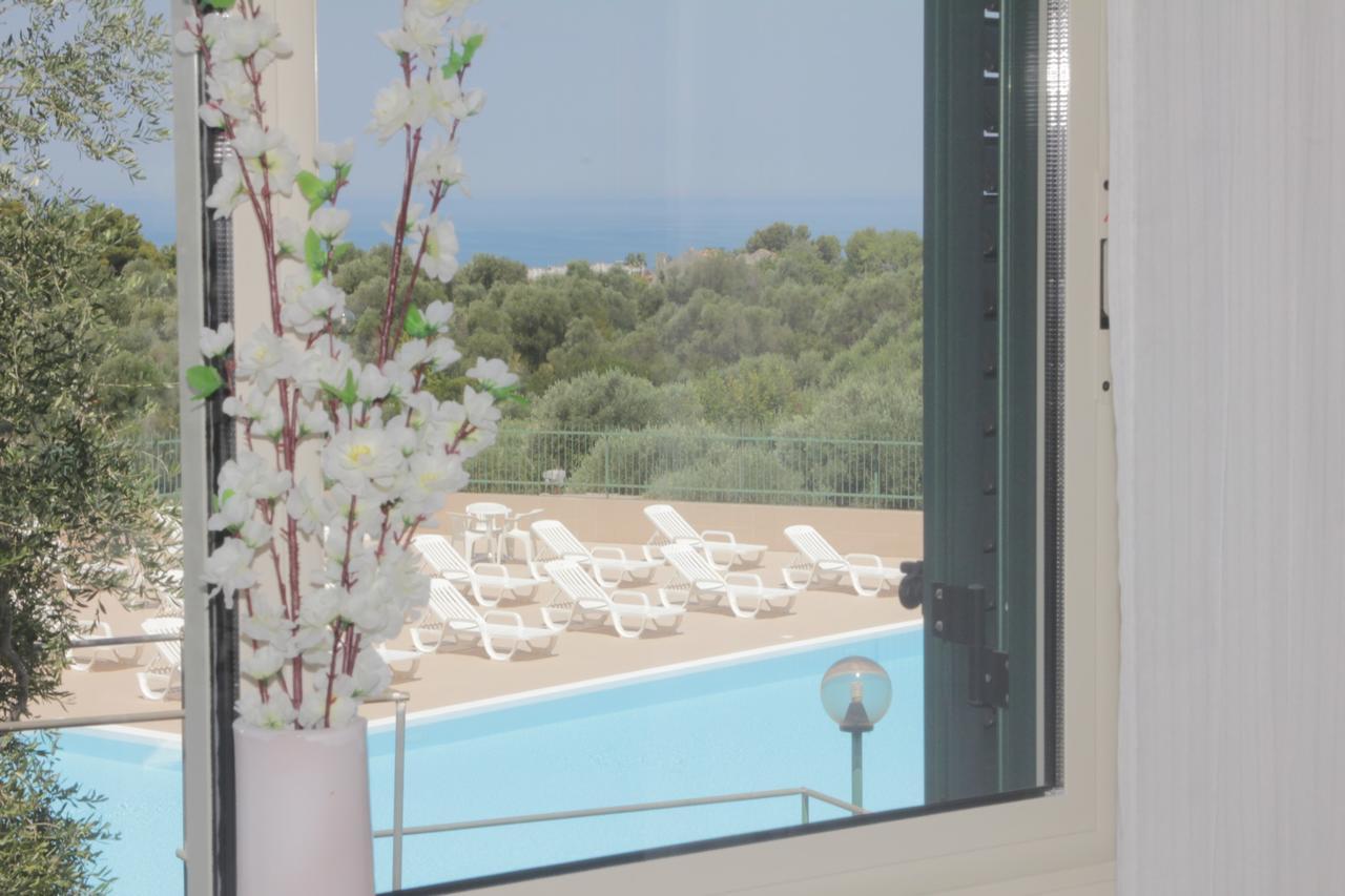 Albergo 2 Pini โรดิการ์กานิโก ภายนอก รูปภาพ