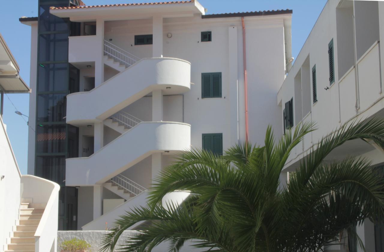 Albergo 2 Pini โรดิการ์กานิโก ภายนอก รูปภาพ