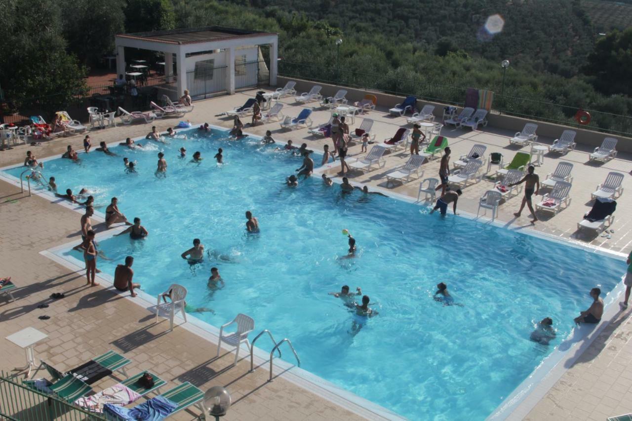 Albergo 2 Pini โรดิการ์กานิโก ภายนอก รูปภาพ