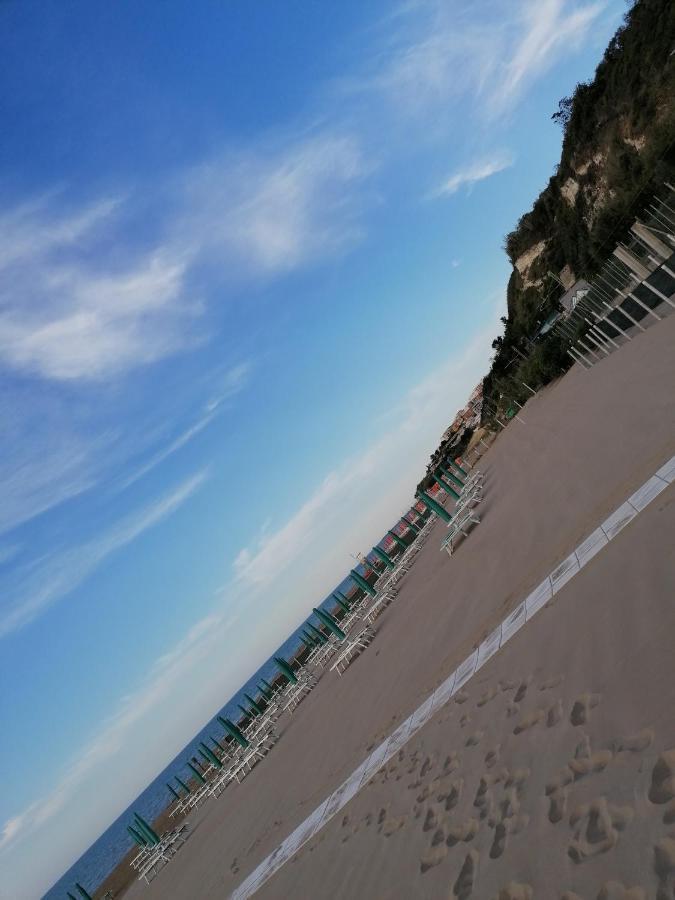Albergo 2 Pini โรดิการ์กานิโก ภายนอก รูปภาพ